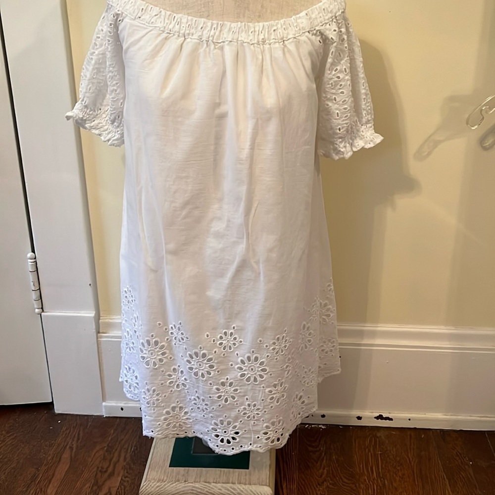 Cute White Eyelet Slip on Dress \Beach Coverup